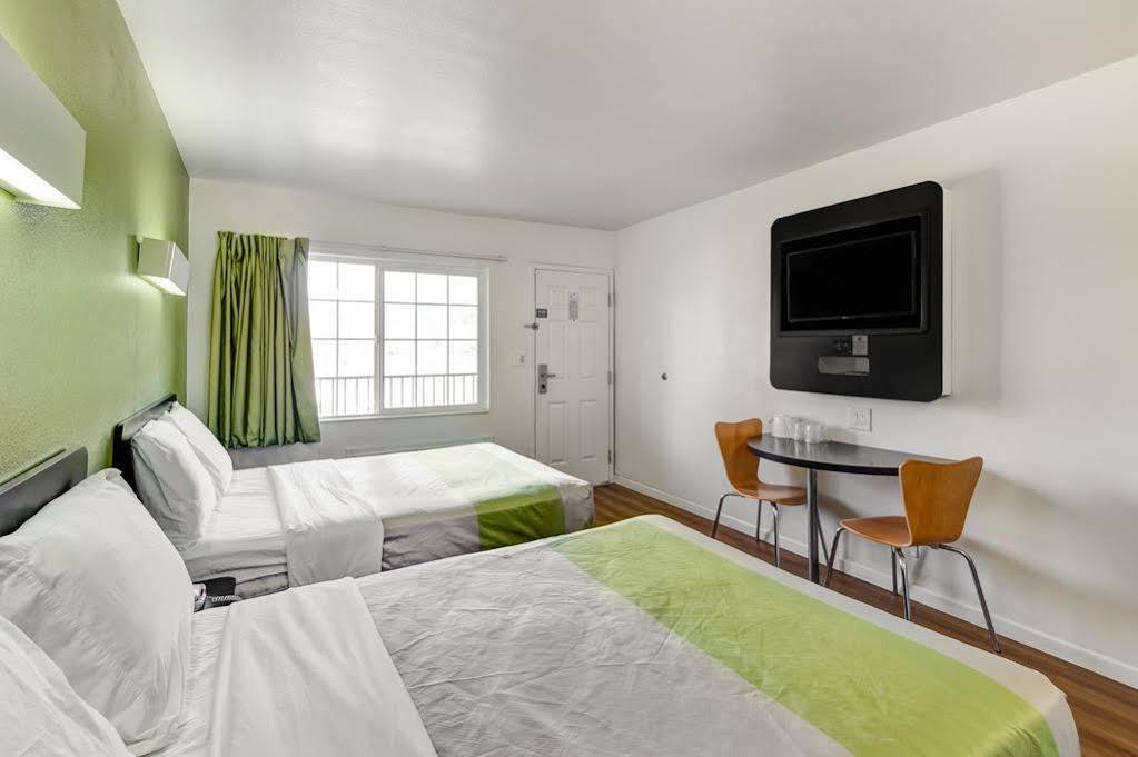 Motel 6-Visalia, Ca Экстерьер фото